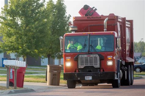 residential trash pickup service sioux falls|Sioux Falls Area Residential Garbage Services .